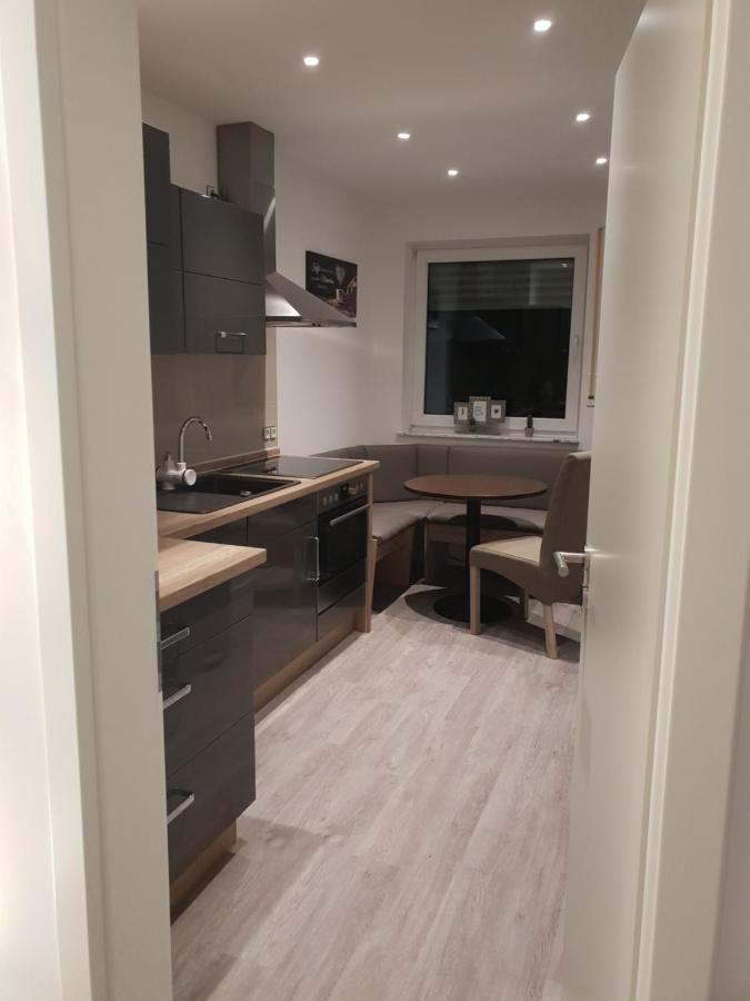 Ferienwohnung Mit Jacuzzi Naehe Flughafen Koeln Bonn Troisdorf Exterior foto