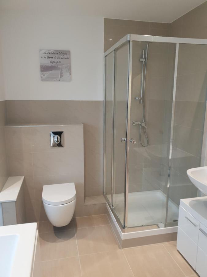 Ferienwohnung Mit Jacuzzi Naehe Flughafen Koeln Bonn Troisdorf Exterior foto