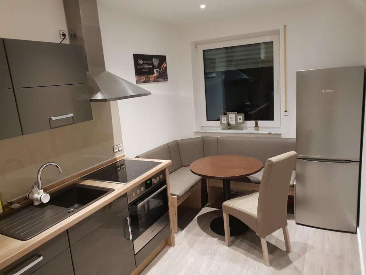 Ferienwohnung Mit Jacuzzi Naehe Flughafen Koeln Bonn Troisdorf Exterior foto
